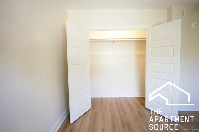 Building Photo - 260 Lake St