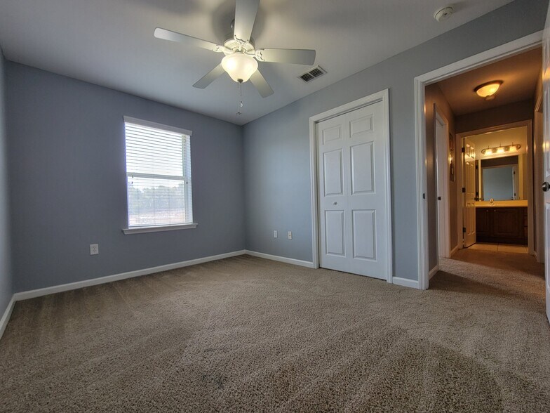Building Photo - 1659 Quazar Rd