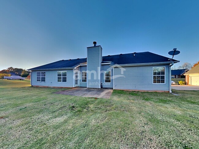 Building Photo - 521 San Dra Way