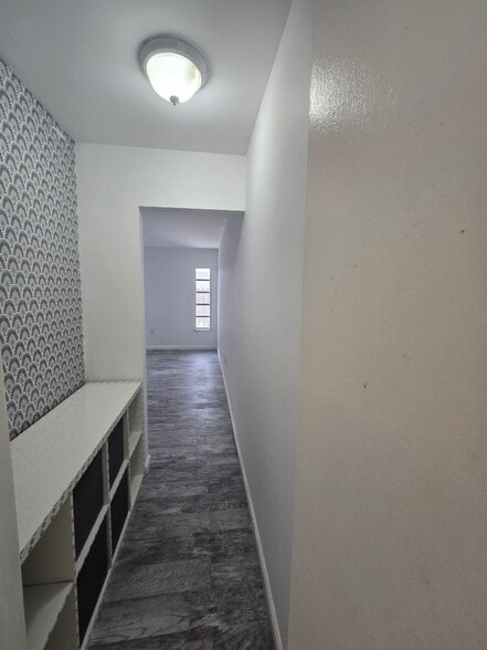 Building Photo - 609 Euclid Ave