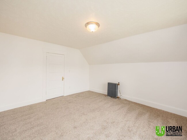 Building Photo - Spacious 4-Bedroom Home with 2-Car Garage, Basement Storage & Flexible Living Space in North Spokane