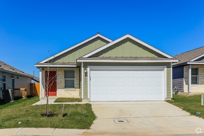 Building Photo - 2831 Millikan Dr