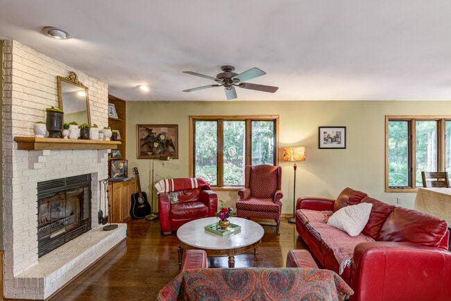 Building Photo - 3373 Whispering Pines Ln