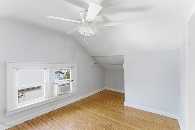 Building Photo - 2927 Dempster St NE