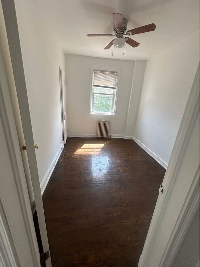 Bedroom 1 - 1305 N Linwood Ave