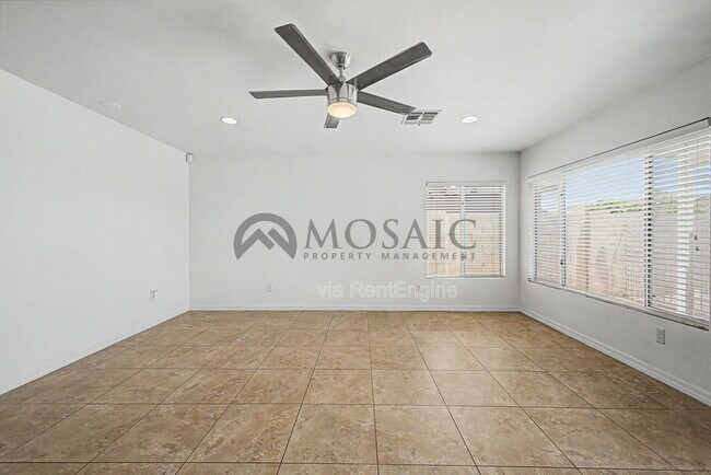 Building Photo - 820 N Granada Dr