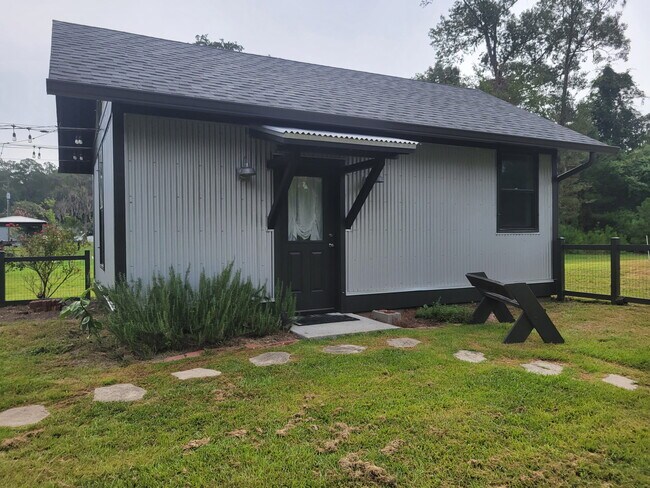 Building Photo - 191 Seabrook Rd
