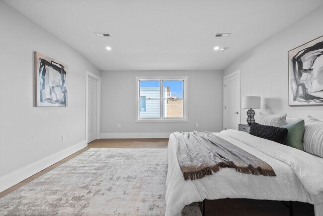 Building Photo - 39 Bonner Ave