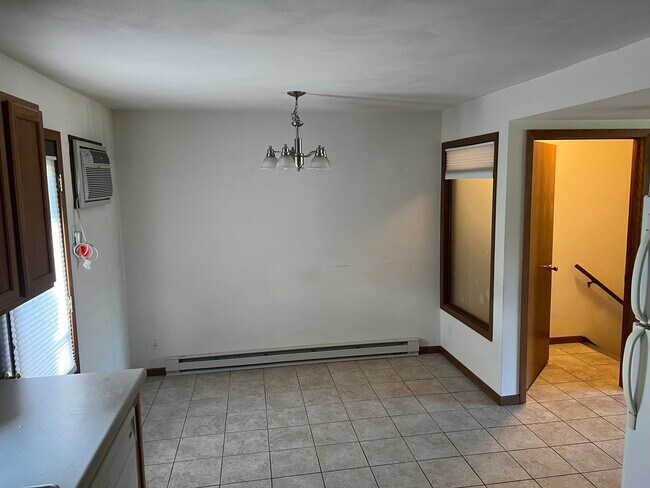 Building Photo - 1361 Field Ct