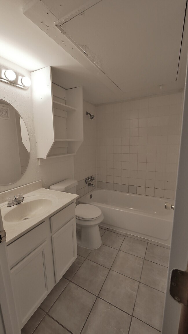 Building Photo - 781 Country Pl Dr