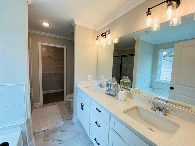 Building Photo - 6960 Diana Cir