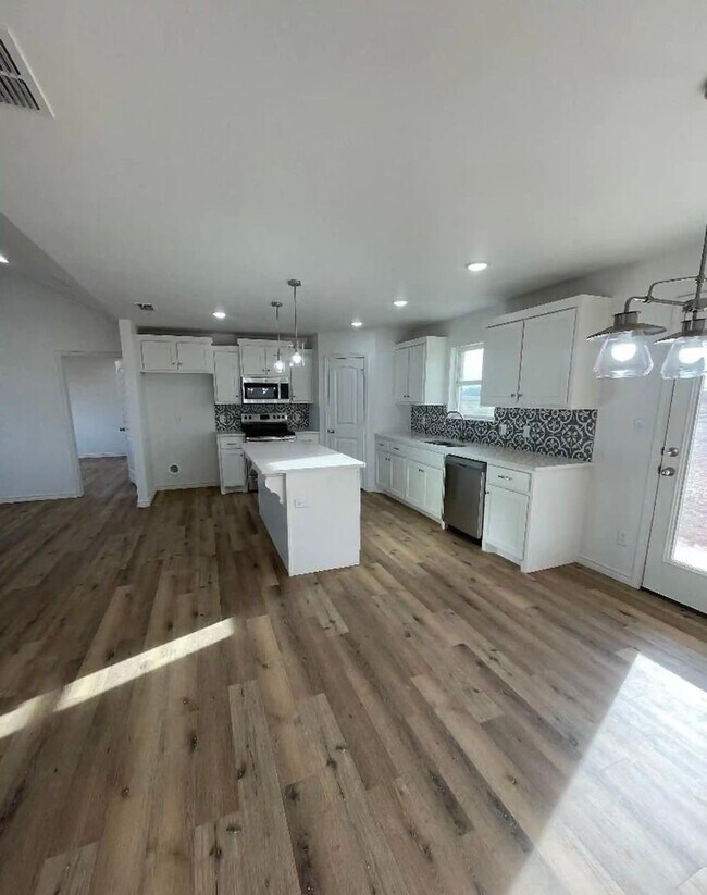 Building Photo - Brand NEW 3 Bedroom on 1 Acre in Idalou ISD!