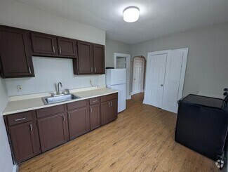 Building Photo - 3920 Giles Ave