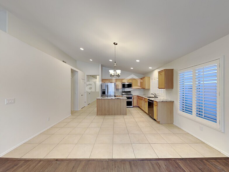 Building Photo - 9810 E Kiva Ave