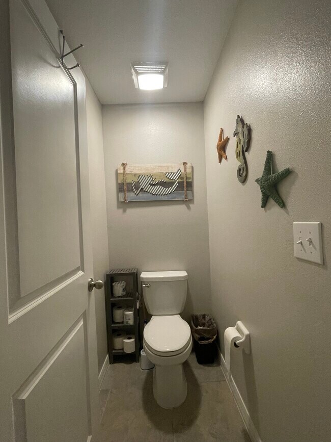 Building Photo - 17044 Yellow Pine St