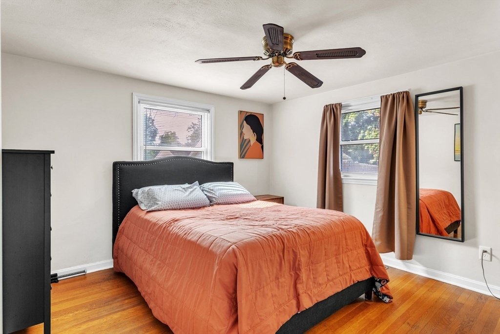 Building Photo - 80 Victoria St