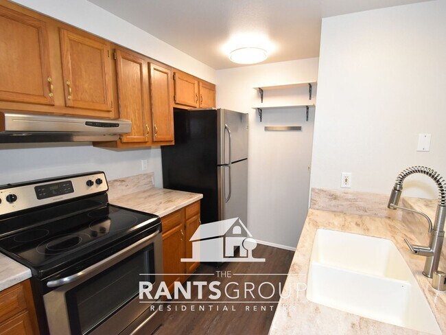 Building Photo - Charming 1-Bed / 1-Bath Townhome in Lacey!