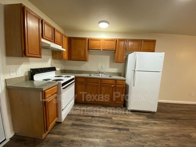 Building Photo - 1719 Short St