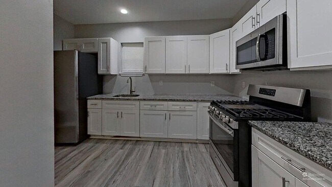 Building Photo - 6032 Walnut St