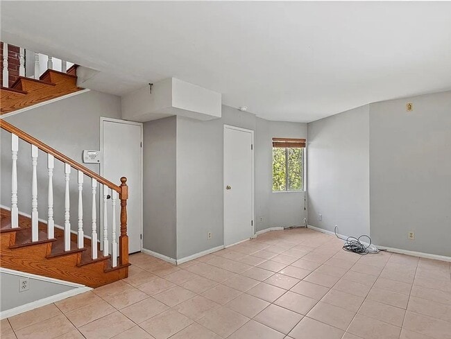 Building Photo - Gorgeous 3 bd 2 ba + Den Single Family hom...