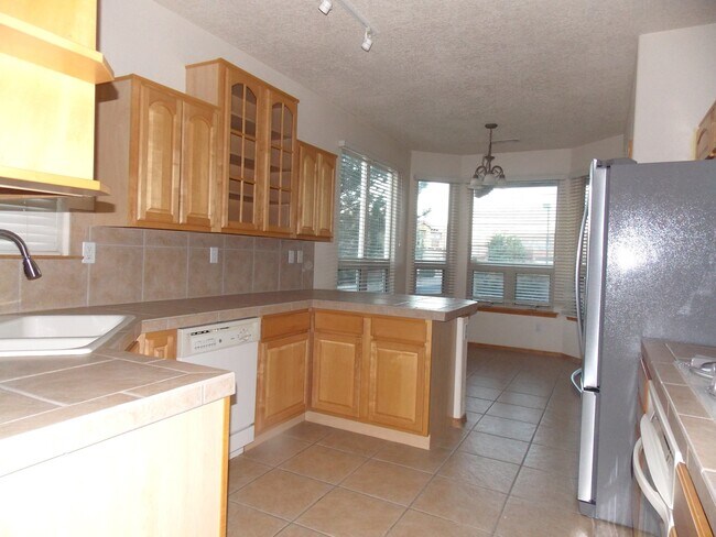 Building Photo - For Rent — High Desert | Desert Mountain G...
