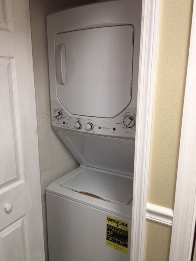 Building Photo - 2/2 Beutiful Condo at Hidden Springs -  Do...