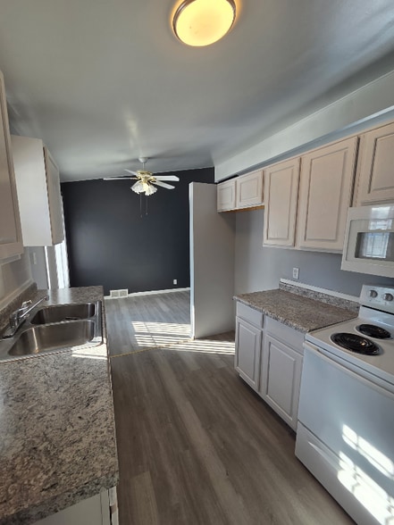 Building Photo - 3716 Lynn St