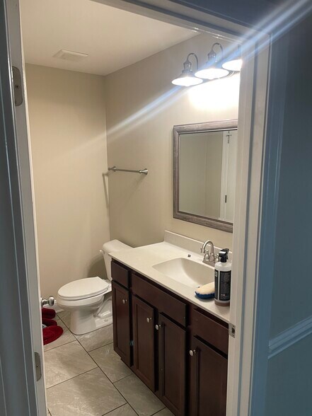 Building Photo - 500 Hillshade Ct