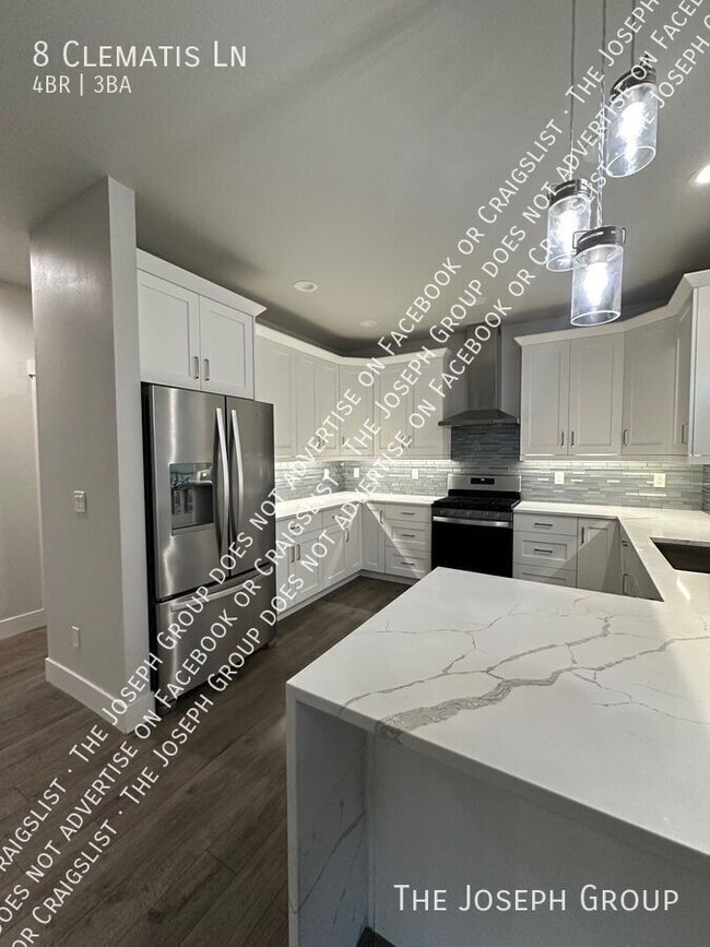 Building Photo - 8 Clematis Ln