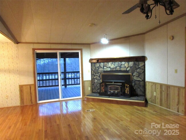 Building Photo - 261 Wing Dr