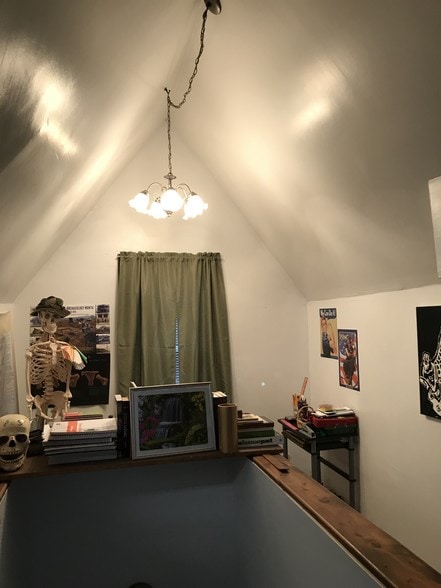 Building Photo - 117 Short St