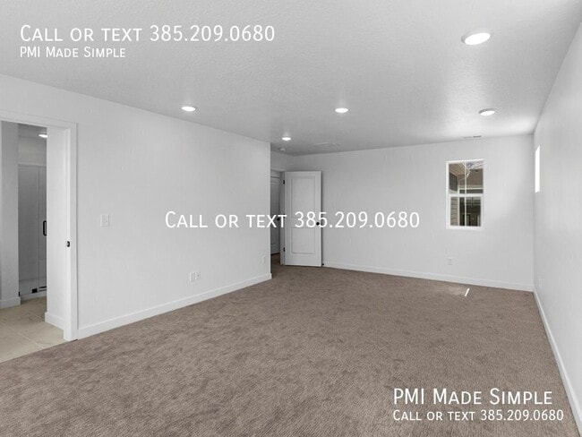 Building Photo - 4935 N Willowbank Dr