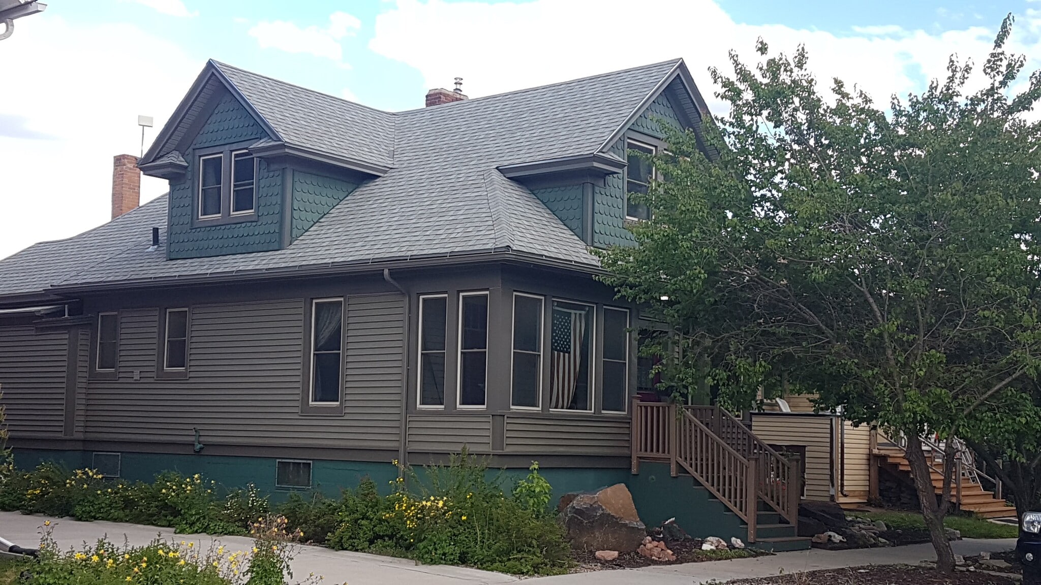 Home exterior from 6th Street - 407 S. 6th Street