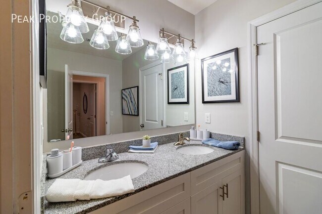 Building Photo - 254 Chittenden Ave