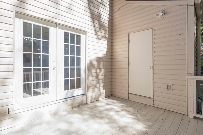 Building Photo - 4221 Brookside Dr