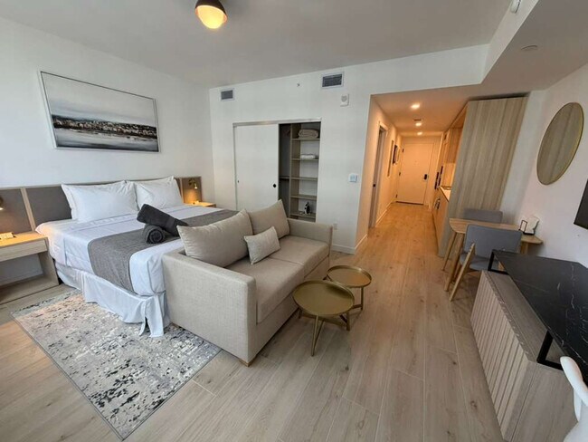 Building Photo - 225 N Miami Ave