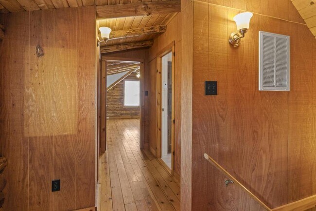 Building Photo - 118 Agape Wy