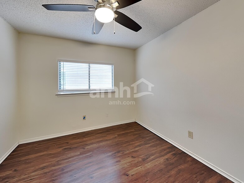 Building Photo - 9506 Arcade Ridge