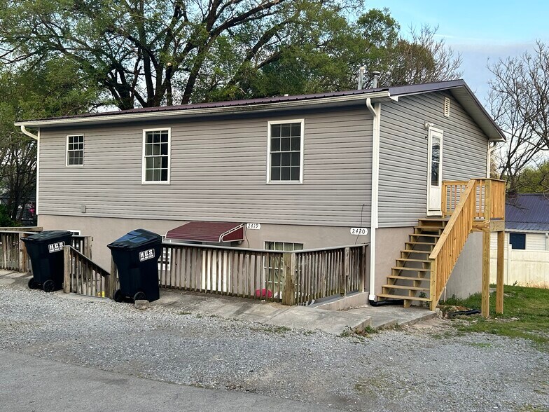 Primary Photo - 2420 Webster Ct