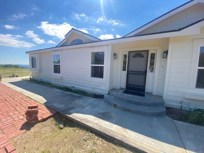 Building Photo - Panoramic Views - 46 West - Hilltop Property