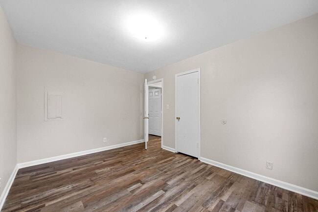 Building Photo - 4 Bedroom 2 Full Bath Pet Friendly Home For Rent!