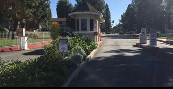 Building Photo - 3620 Kalsman Dr