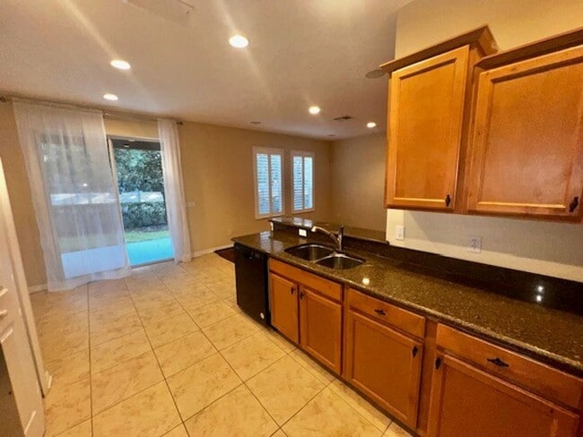 Building Photo - Includes water,basic internet & landscaping with HOA! MOVE IN NOW-OVIEDO RENTAL!BEAUTIFUL 3 bd 2....