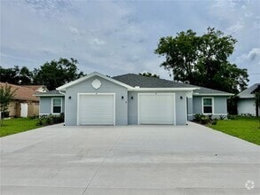 Building Photo - 8 Coral Reef Ct N