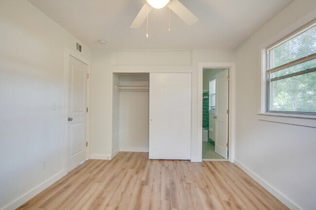 Building Photo - Centrally Located Pensacola 3BR/2BA Home Near Cordova Mall, Pensacola International Airport, Hosp...