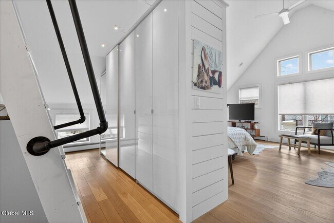 Building Photo - 5 Swanner Ln