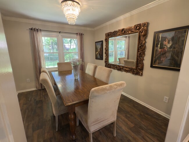 Building Photo - 989 Colonial Dr