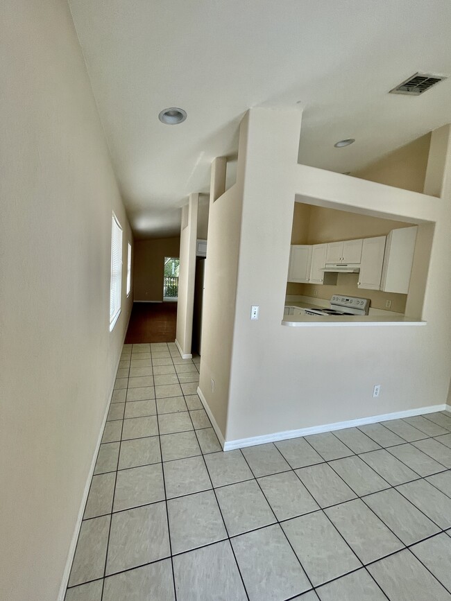 Building Photo - 26747 Little John Ct