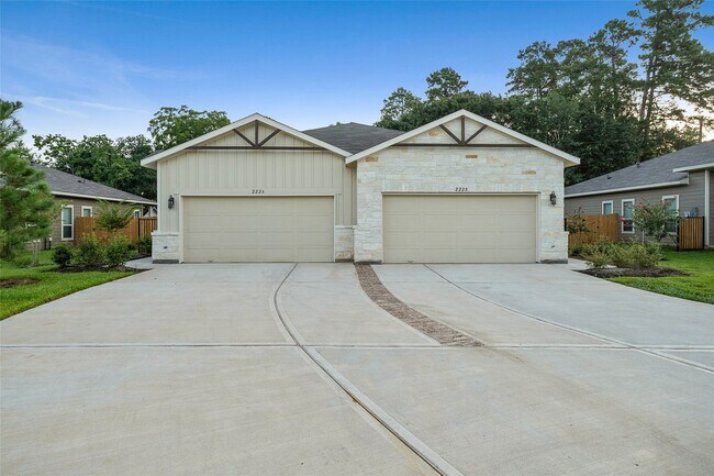 Building Photo - 9721 Grosbeak Ln