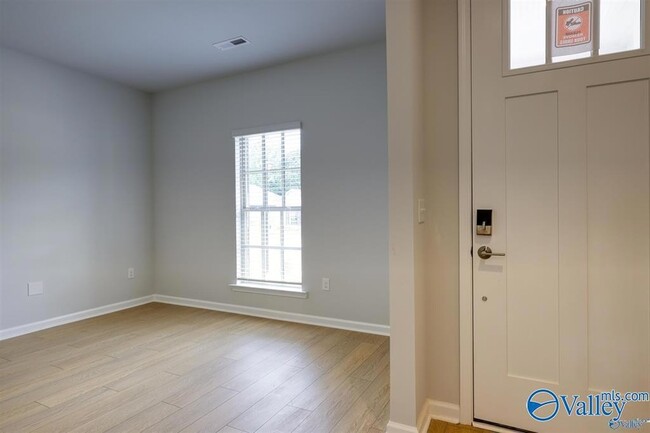 Building Photo - 206 Waylan Rdg Ln